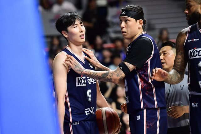 송교창(왼쪽)과 최준용. /KBL 제공