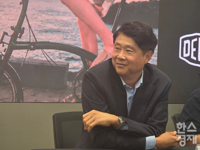 7일 서울 용산 신사옥에서 연 ‘브롬톤 런던 2026 프레스 데이’에 참석한 박영준 더네이쳐홀딩스 대표이사./김종효 기자