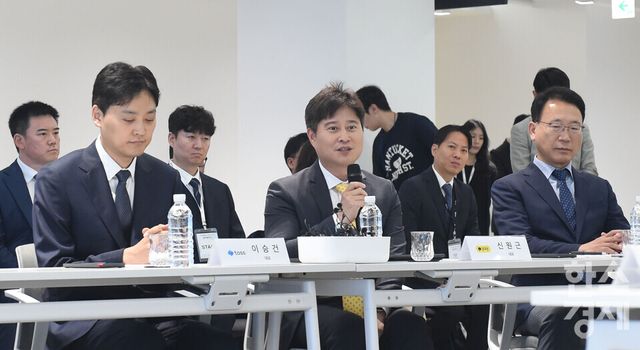 신원근 카카오페이 대표가 9일 서울 서초구 토스 신논현 사옥에서 열린 행안부-금감원-네이버·카카오·토스 업무협약식에서 모두 발언을 하고 있다./ 이호형 기자 leemario@sporbiz.co.kr 2026.07.09