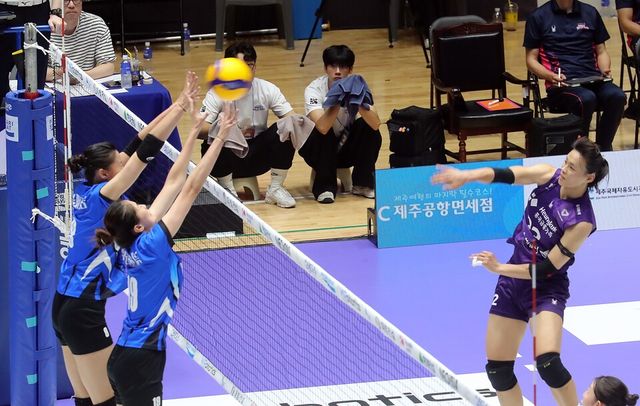흥국생명은 상하이 유베스트에 세트스코어 0-3으로 패했다. /KBS N 제공