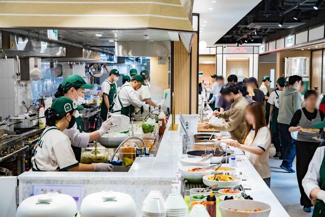 테이크 전경 매장./ 아워홈 제공