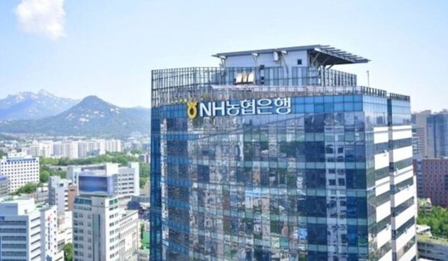 NH농협은행은 고객행복센터 내 전화 말벗서비스 전담조직을 신설하고, 중증장애인 재택근무형 기간제 근로자를 채용한다고 5일 밝혔다. /NH농협은행 제공&nbsp;