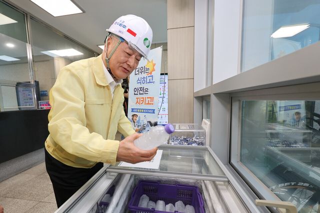 김회천 한수원 사장이 폭염 속 전력수급 및 현장 안전점검에 나섰다./ 한국수력원자력