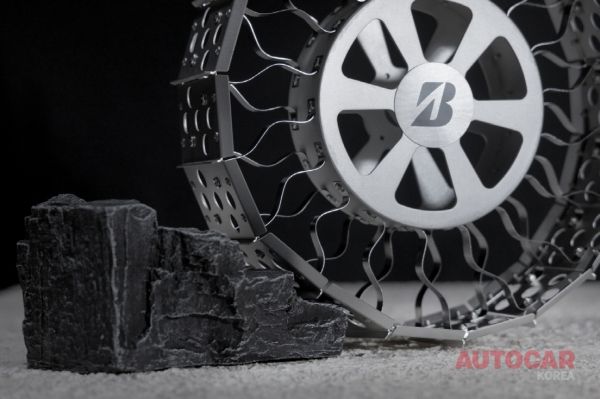 브리지스톤 달 탐사용 타이어 콘셉트&nbsp;<br>