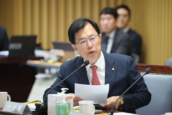 사진=이만희 의원, 연합뉴스