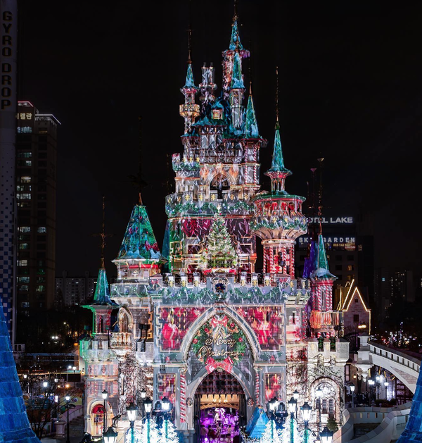 사진= 롯데월드(지난 크리스마스 축제 )