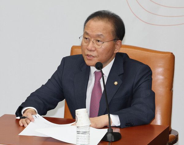 7일 국회에서 열린 국민의힘 원내대표 및 국회운영위원장 후보자 선출 의원총회 합동토론회에서 윤재옥 의원이 모두발언하고 있다. [연합뉴스]