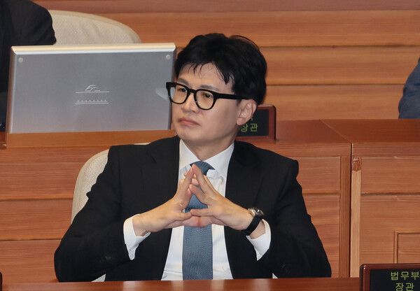 한동훈&nbsp;법무부 장관이 19일 오전 국회에서 열린 본회의에 출석해 있다. [연합뉴스]