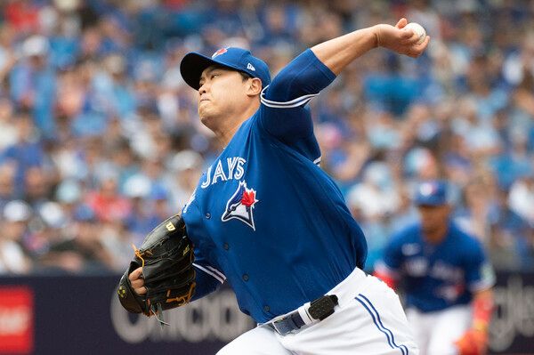 류현진이 14일 시카고 컵스와의 홈 경기에 선발 등판해 역투하고 있다. [연합뉴스]