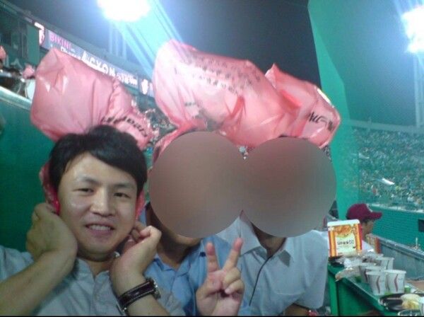 12일 국민의힘이 제공한 한동훈 비상대책위원장의 부산 사직야구장 방문 사진. [국민의힘]