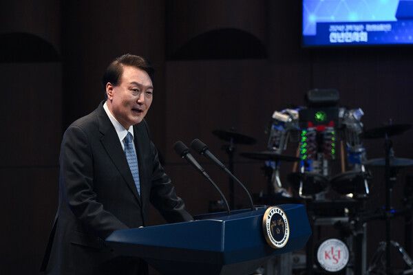 윤석열 대통령이 5일 서울 성북구 한국과학기술연구원(KIST)에서 열린 2024년 과학기술인·정보방송통신인 신년 인사회에서 격려사를 하고 있다. [연합뉴스]