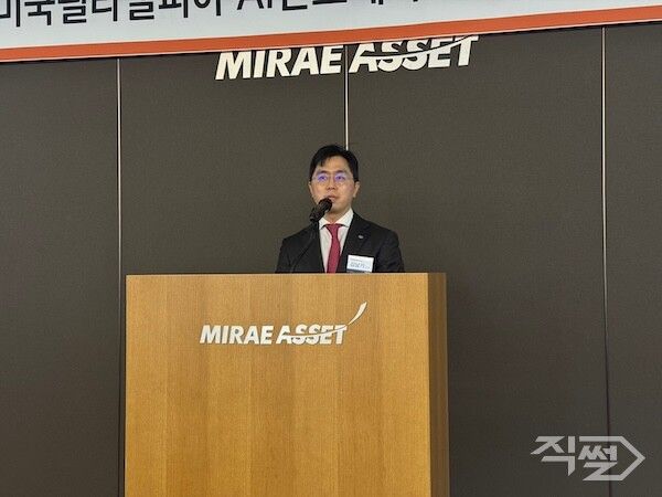 김남기 미래에셋자산운용 부사장이 22일 서울 중구 미래에셋센터원빌딩에서 열린&nbsp; 기자간담회에서 ‘TIGER 미국필라델피아AI반도체나스닥 ETF’&nbsp;출시 배경을 설명하고 있다. [직썰 손성은 기자]