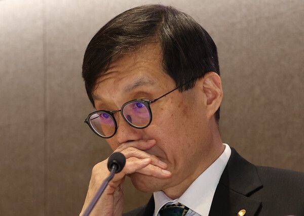 이창용 한국은행 총재가 18일 서울 중구 한국은행에서 열린 2024년 하반기 물가안정목표 운영상황 점검 설명회에서 생각에 잠겨 있다. [연합뉴스]