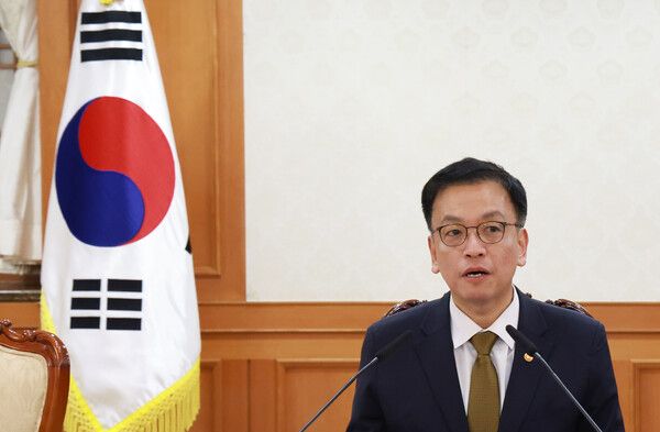 최상목 대통령 권한대행 부총리 겸 기획재정부 장관이 27일 오후 정부서울청사에서 열린 국가안전보장회의(NSC)를 주재하며 발언하고 있다. [연합뉴스]