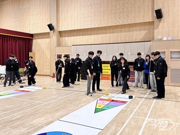 계룡건설 신입사원들이 팀빌딩 교육을 진행하고 있다 [계룡건설]