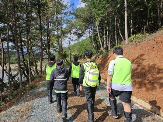 복권기금으로 운영되는 전라남도 마음건강치유센터의 ‘비상구’ 프로그램에 참여한 청소년들의 모습 [전라남도 마음건강치유센터]