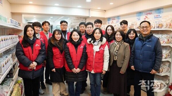 SK증권 임직원들이 9일&nbsp;‘동자동 쪽방촌 이웃돌봄 프로젝트’를 실시했다 [SK증권]