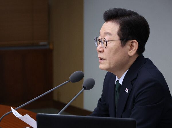 이재명 대통령이 13일 용산 대통령실에서 열린 수석보좌관회의에서 발언하고 있다. [연합뉴스]