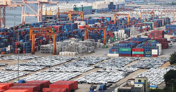 경기도 평택항 컨테이너 선적장. [연합뉴스]