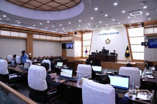 제248회 임시회 진행 모습. [영천시의회]