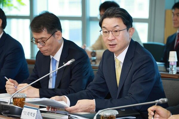 이억원 금융위원장이 22일 부산 남구 부산은행 본점에서 열린 에서 발언하고 있다. [연합뉴스]