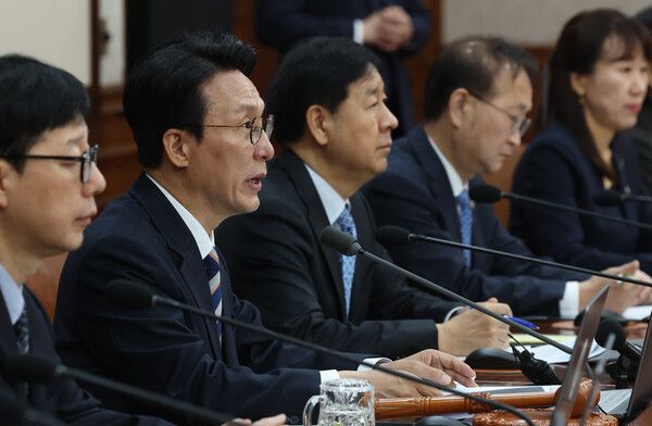 김민석 국무총리가 28일 정부서울청사에서 열린 국무회의에서 발언을 하고 있다. [연합뉴스]