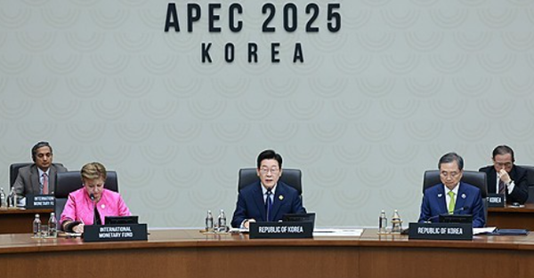 이재명 대통령이 31일 경주에서 개막한 아시아태평양경제협력체(APEC) 정상회의에서 “협력과 연대만이 우리를 더 나은 미래로 나아가는 해답”이라고 강조했다. [연합뉴스]