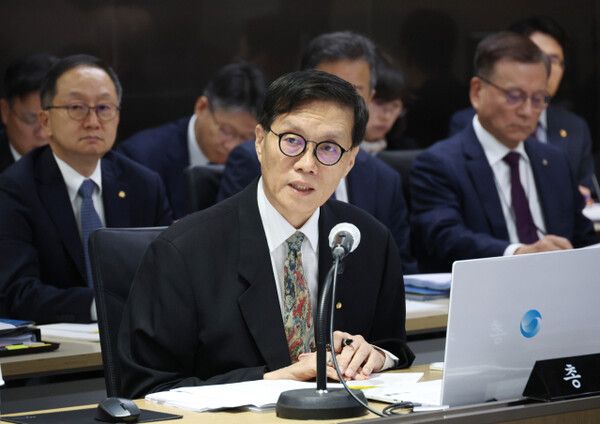 이창용 한국은행 총재가 14일 한은 본관에서 열린 국회 기획재정위원회 국정감사에서 발언하고 있다. [한국은행]
