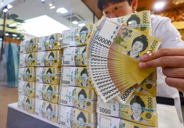 증시 활성화에 시중은행에 예치된 예금이 대거 이동하고 있다. [연합뉴스]