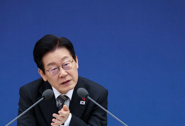 이재명 대통령이 12일 세종시 정부세종컨벤션센터에서 열린 과학기술정보통신부ㆍ개인정보보호위원회 업무보고에서 발언하고 있다. [연합뉴스]