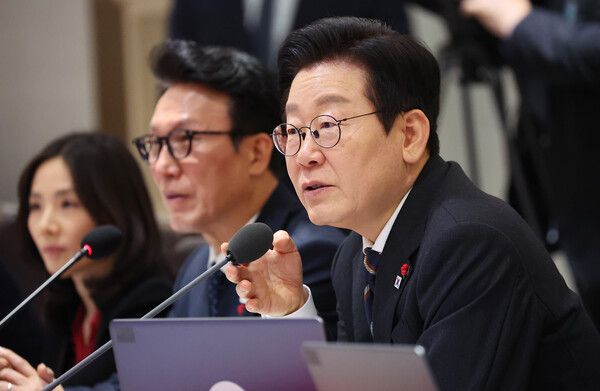 재명 대통령이 9일 서울 용산 대통령실에서 열린 국무회의에서 발언하고 있다. [이하 연합뉴스]