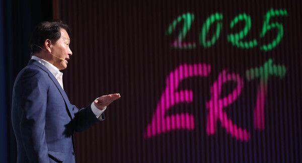 최태원 대한상공희의소 회장 겸 SK그룹 회장이 11일 신기업가정신협의회(ERT)가 개최한 ‘ERT 멤버스 데이’에서 발언하고 있다. [대한상공회의소]