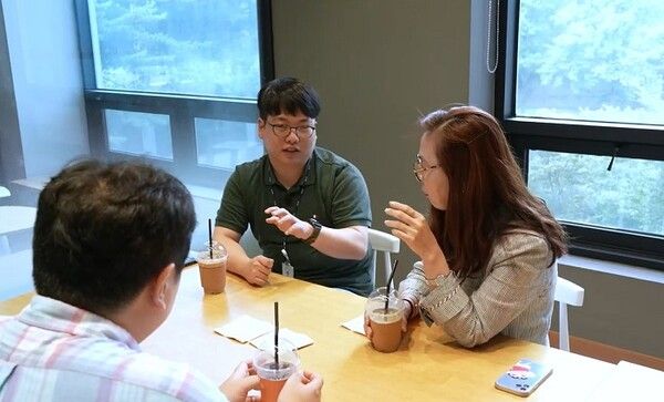 복권기금으로 운영되는 포용성장 전문연구인력 양성사업의 일환인 ‘현장 연구지원’ 프로그램에 참여한 학생의 모습 [국가과학기술인력개발원]