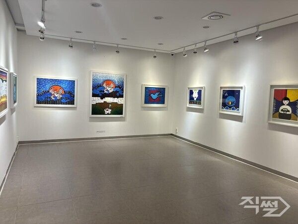 4일 전남 목포 성옥기념관 갤러리에서 열린 이주영 작가 초대전 ‘꿈을 그리면 꿈이 이뤄진다'에 전시된 작품들. 사진 [성백갤러리]