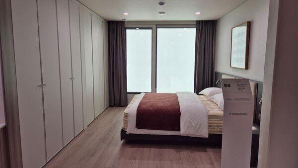 ‘디 셀렉션(D Selection)’ 컨셉이 적용된 침실. [직썰 최소라]