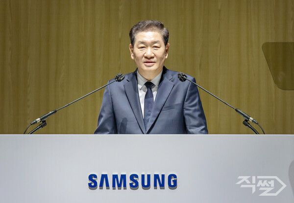 한종희 삼성전자 부회장이 19일 정기주주총회에서 인사말을 하고 있다.&nbsp;[삼성전자]