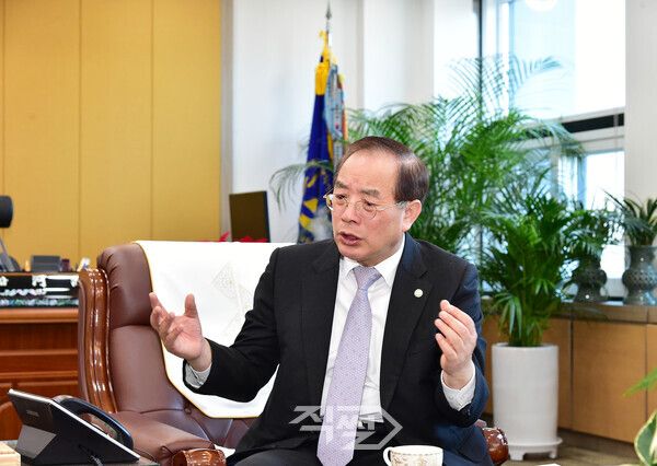 하윤수 전 부산시교육감.[사진=박정우 기자]