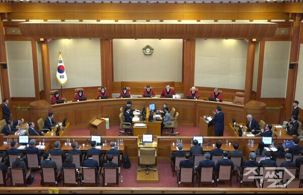 윤석열 대통령이 3월 25일 서울 종로구 헌법재판소에서 열린 윤 대통령 탄핵심판 11차 변론에서 최종 의견 진술을 하고 있다. [헌법재판소]