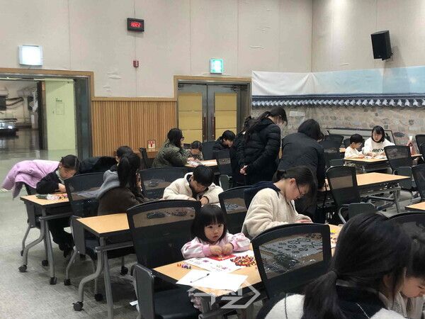 밀양시립박물관 문화가 있는 날 체험 수업 모습. [밀양시]