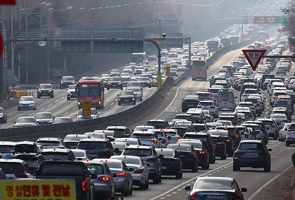 서울 서초구 잠원IC 인근 경부고속도로. [연합뉴스]