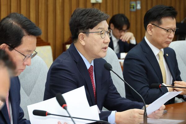 국민의힘 권성동 원내대표가 9일 서울 여의도 국회에서 열린 원내대책회의에서 발언하고 있다. [연합뉴스]