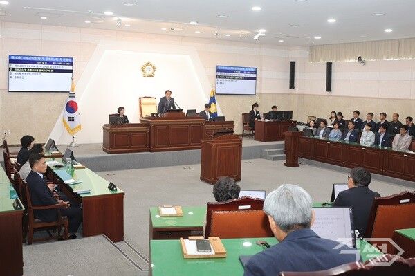 의성군의회 제282회 제1차 정례회 모습. [의성군의회]