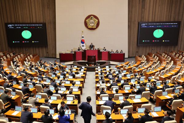 5일 국회 본회의에서 김건희 여사 특검법이 통과되고 있다. [연합뉴스]