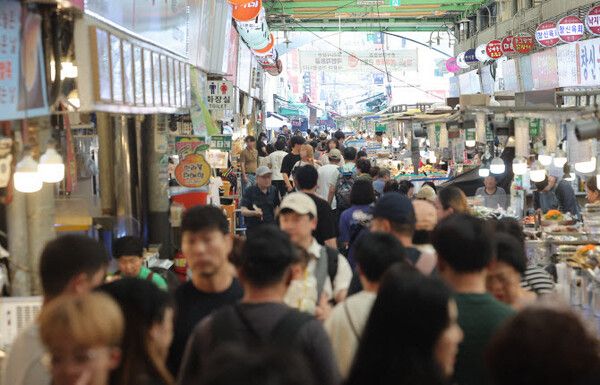 행정안전부에 따르면 민생회복 소비쿠폰 신청 접수가 7월 21일 오전 9시부터 시작됐다. [연합뉴스]
