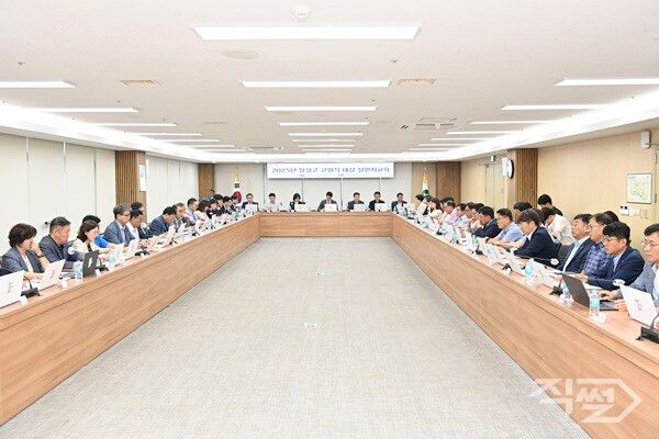 21일 군청 8층 상황실에서 열린 2025년 고위직 대상 성인지교육 모습. [달성군]