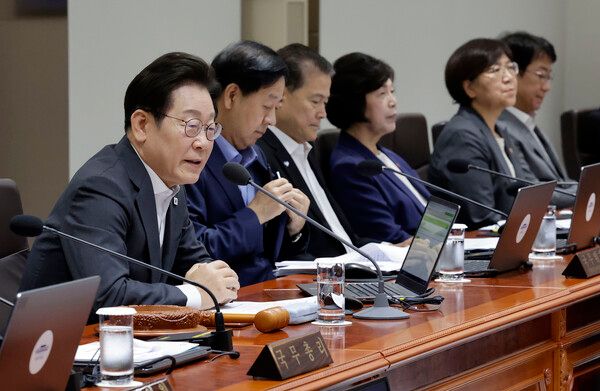 이재명 대통령이 22일 서울 용산 대통령실 청사에서 열린 국무회의를 주재하고 있다. [연합뉴스]