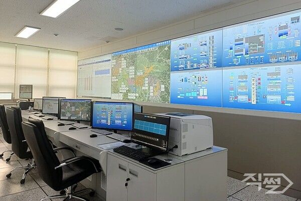 양평군 지방상수도 현대화사업의 통제실 전경. [근호건설]