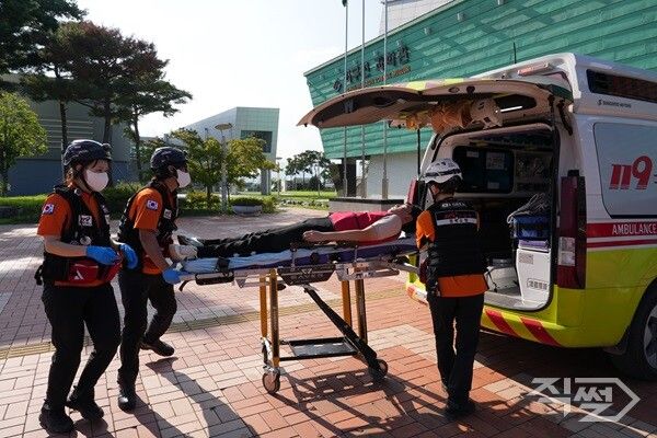 2025년 을지연습 실제훈련 다중이용시설 폭발물 테러 합동훈련 모습. [영천시]