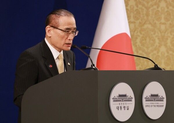위성락 국가안보실장이 24일 일본 도쿄의 한국프레스센터가 마련된 호텔에서 이재명 대통령의 일본 방문 관련 브리핑을 하고 있다. [연합뉴스]