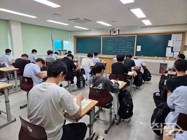 2026학년도 대학수학능력시험 경북 모의평가를 실시 하고 있다 [경북교육청]